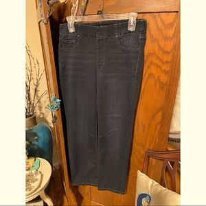 Liverpool jeans Chloe Capri Rolled Cuff Jean size 12, worn once, dark wash